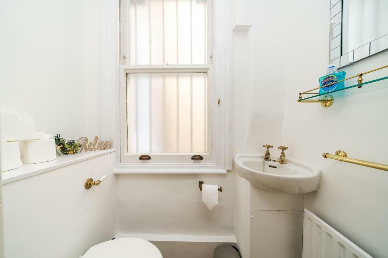 New 1 Bedroom Earls Court Flat Centre Of 런던 외부 사진